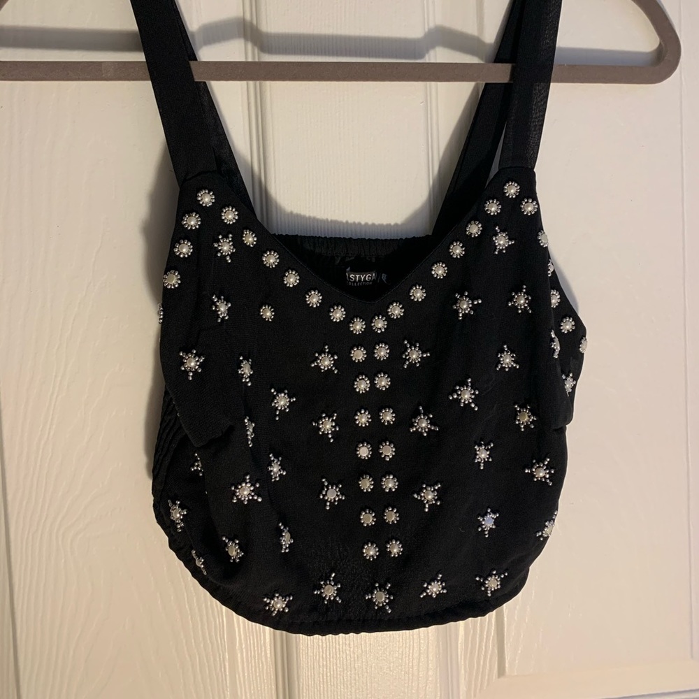 Cropped black top